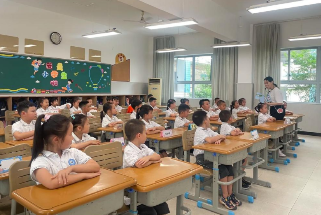 优质均衡方向加速跨进并积极探索高中教育特征多元展开新途径