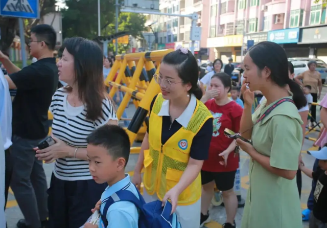 了解学校环境把握应急流程教师则能精准对接学生需求