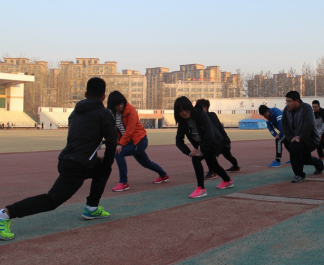 逐渐转向柔性引导激起学生内生动力一起更要守住安全的底线